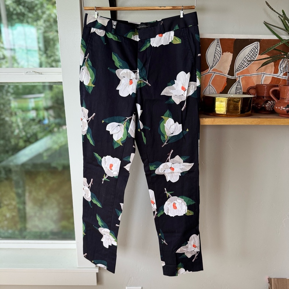 Banana Republic Navy Blue White Floral Magnolia Print Dress Pants Size 4 NWOT